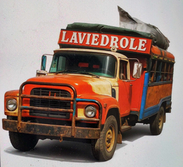 LAVIE DROLE